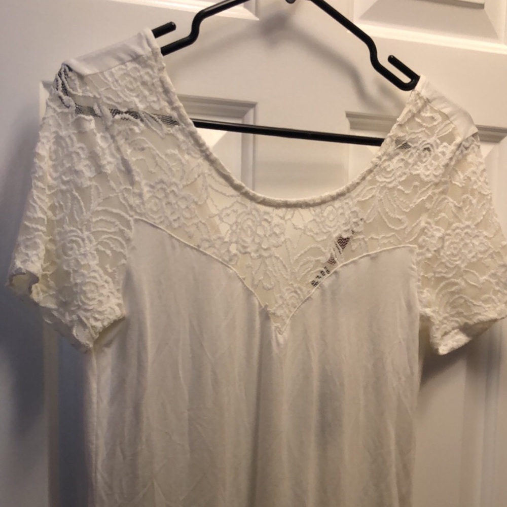 Bke red white lace blouse medium
